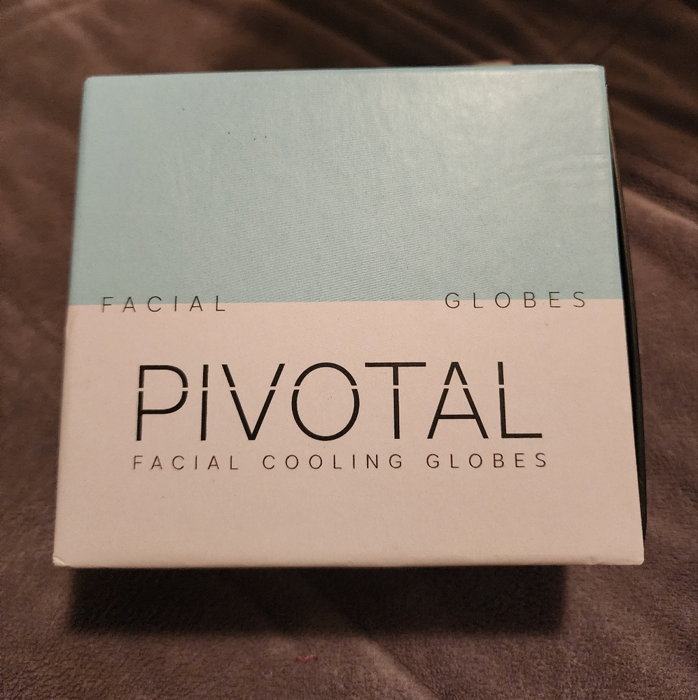 Pivotal Facial Cooling Globes